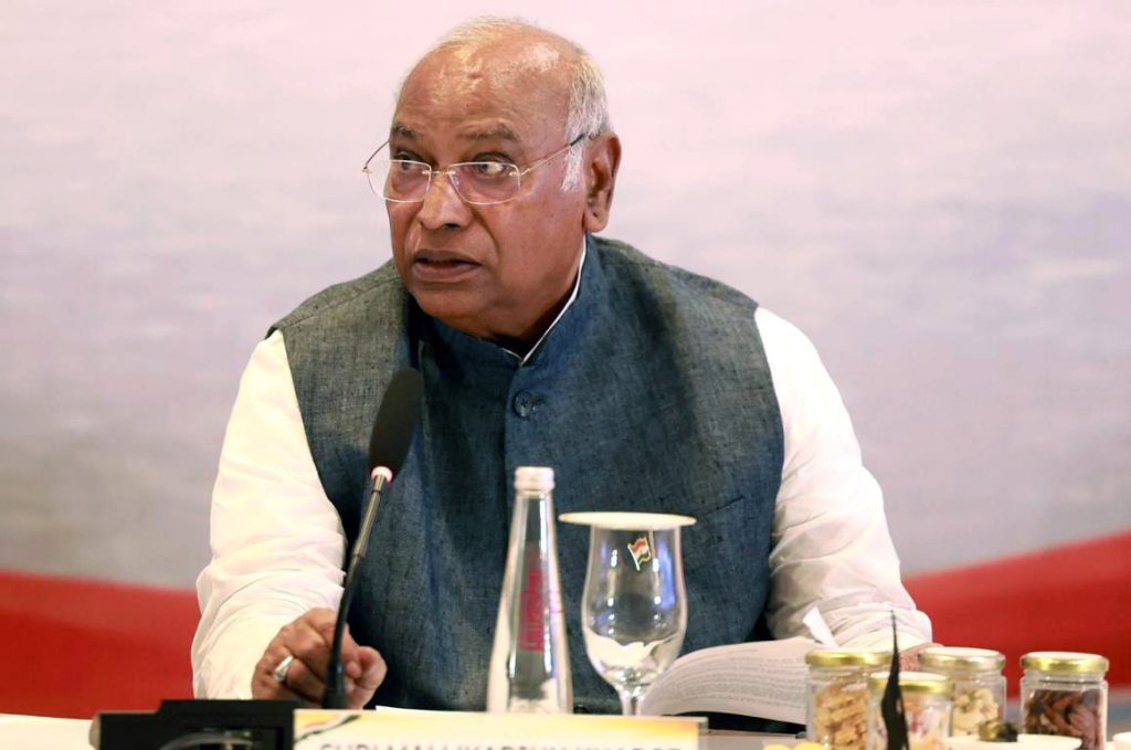 kharge-questions-pm-modi’s-no-visit-to-manipur,-says-violence-against-women,-kids-weaponised