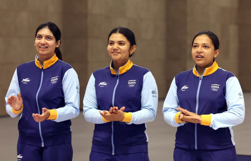asian-games:-sift-kaur-wins-gold-with-world-record-as-shooters-make-india’s-day;-vishnu-saravanan-wins-bronze-in-sailing-(round-up)