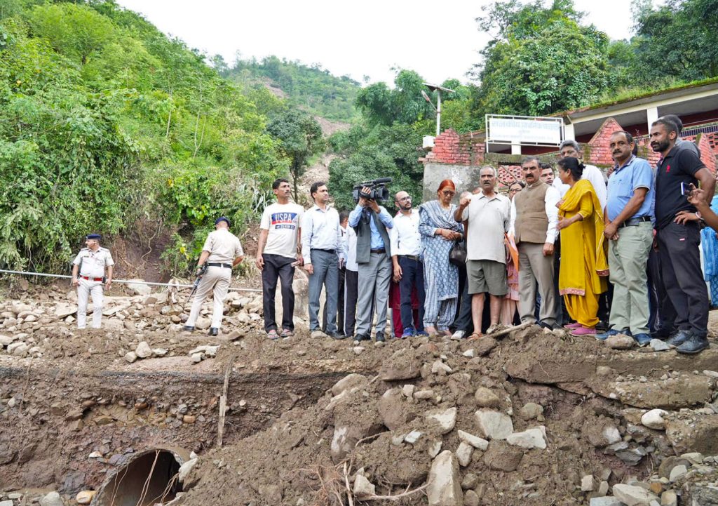 assam-donates-rs-10-crore-as-flood-aid-to-himachal