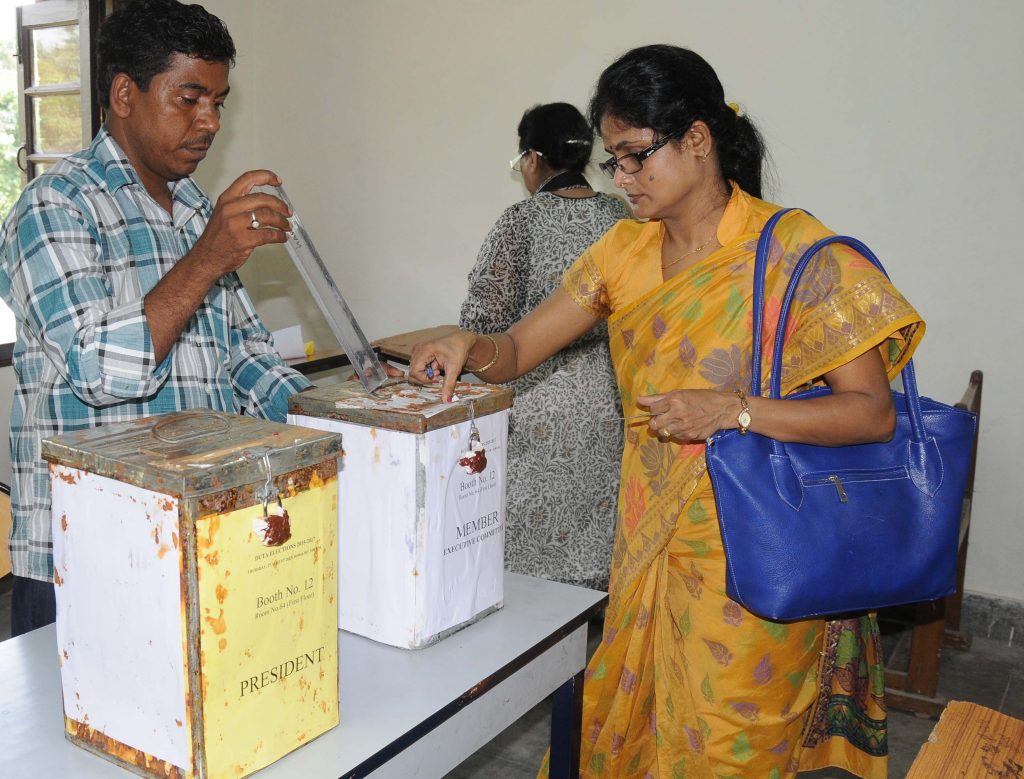 all-rss-backed-ndtf-candidates-win-du-teachers’-body-polls