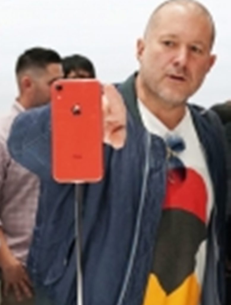 ex-apple-designer-jony-ive,-openai-ceo-explore-ai-hardware-device:-report