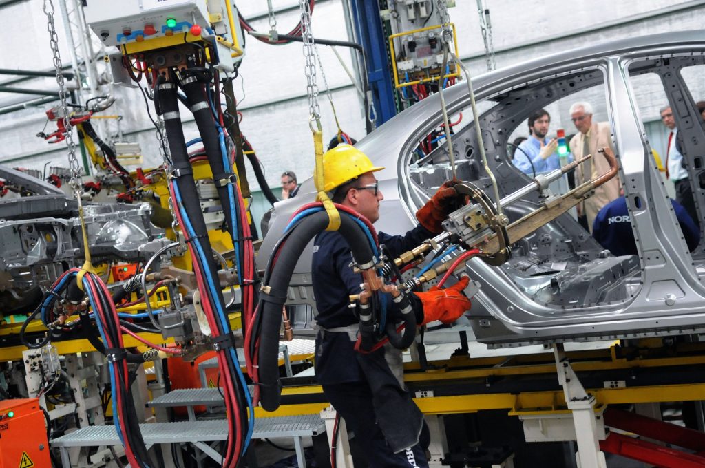 200mm fab capacity to reach record high due to automobile chip boom 200mm-fab-capacity-to-reach-record-high-due-to-automobile-chip-boom