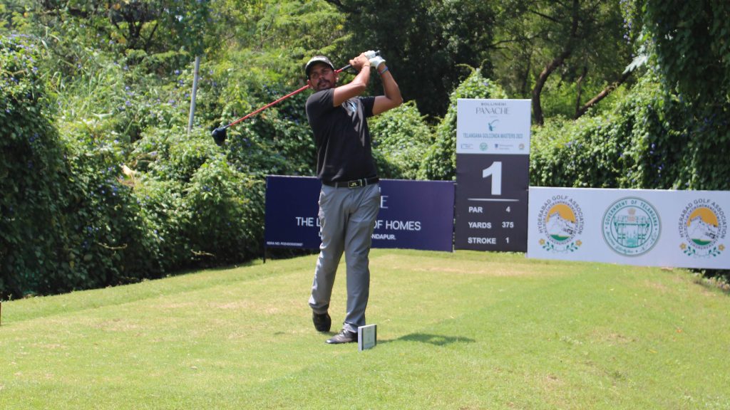 golf:-akshay-continues-dominant-display,-holds-on-to-the-lead-at-halfway-stage-in-golconda-masters