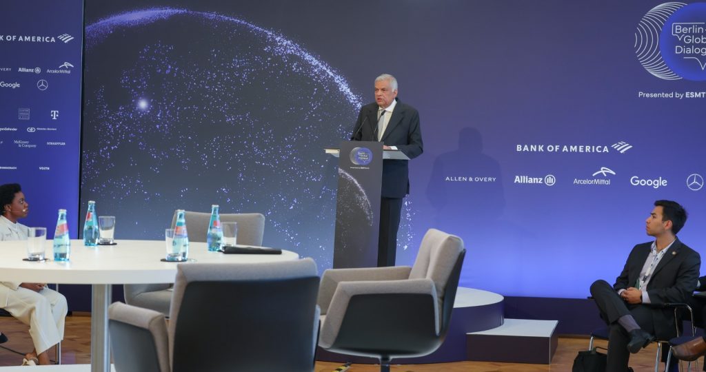 sri-lanka-president-urges-dialog-between-west,-eu,-us-and-china-to-face-new-challenges