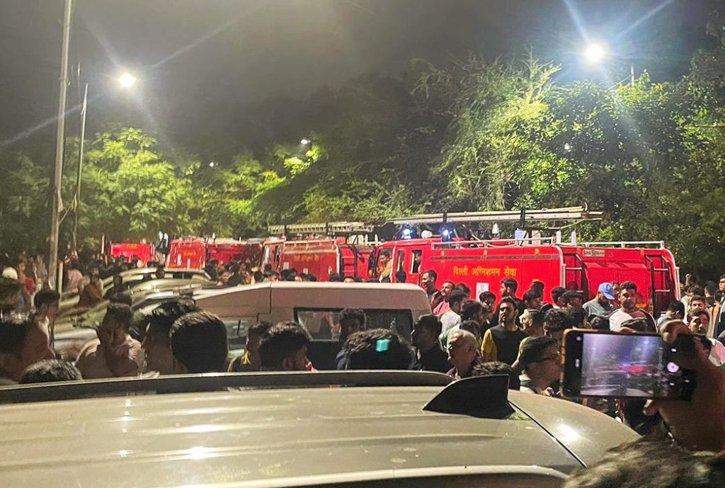 delhi:-safety-concerns-flare-up-in-mukherjee-nagar-after-fresh-fire-incident