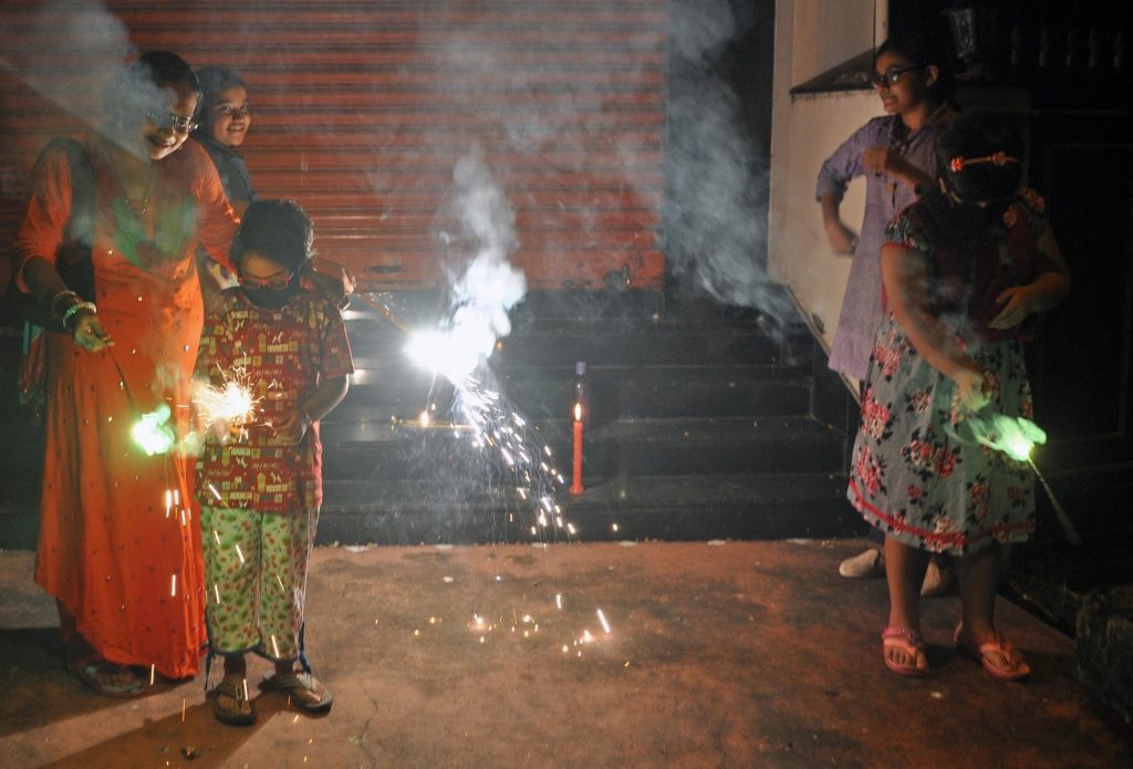 gurugram-administration-bans-sale-and-use-of-firecrackers-ahead-of-diwali