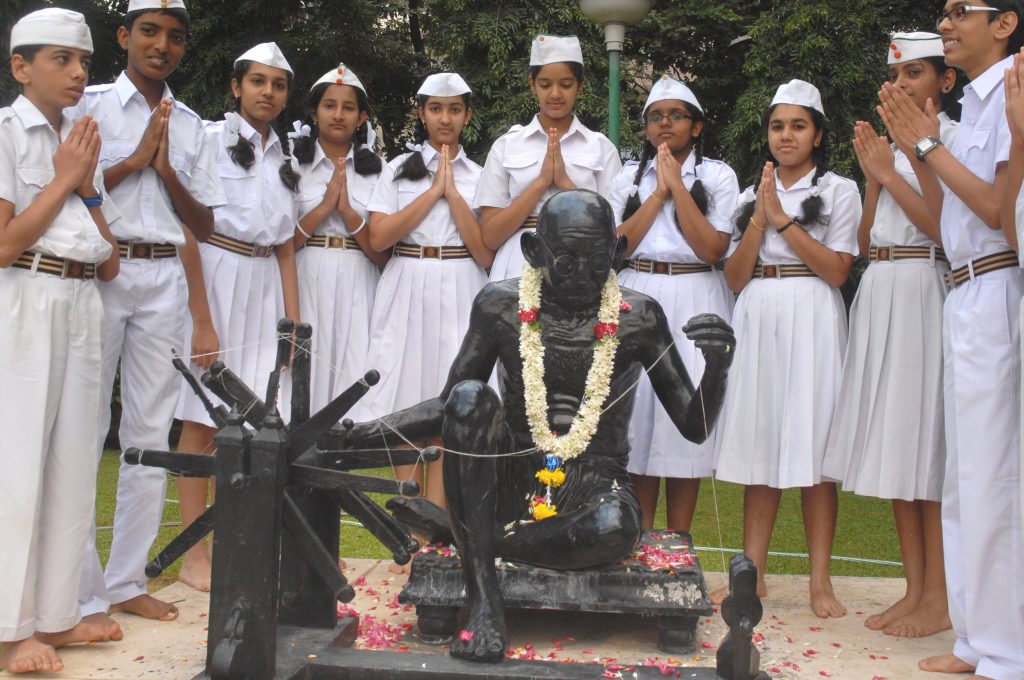 jail-‘pervert’-lawyer-praising-gandhiji’s-assassin-godse,-demand-maha-congress,-ncp