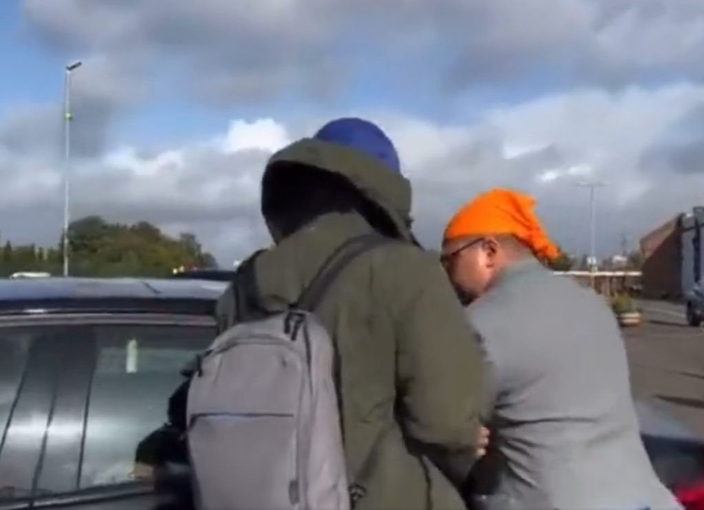 indian-envoy-stopped-from-entering-glasgow-gurdwara,-‘disgraceful-incident’-reported-to-fdco,-police:-indian-mission-(2nd-lead)