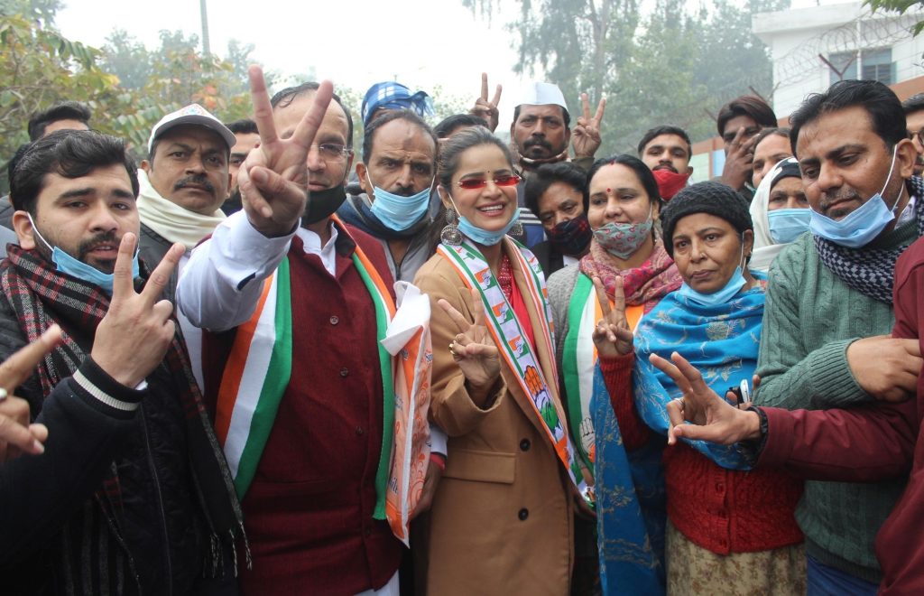 day-after-alleged-manhandling,-model-turned-actress-archana-gautam-suspended-from-congress