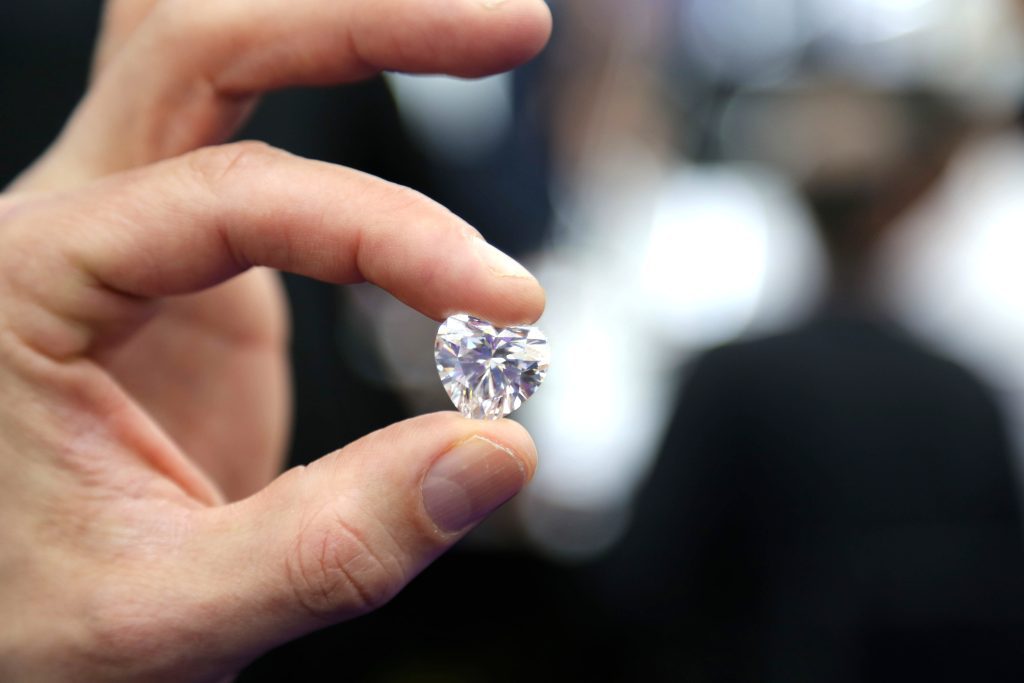 diamond-prices-dip-globally-with-consumers-choosing-services-over-jewellery