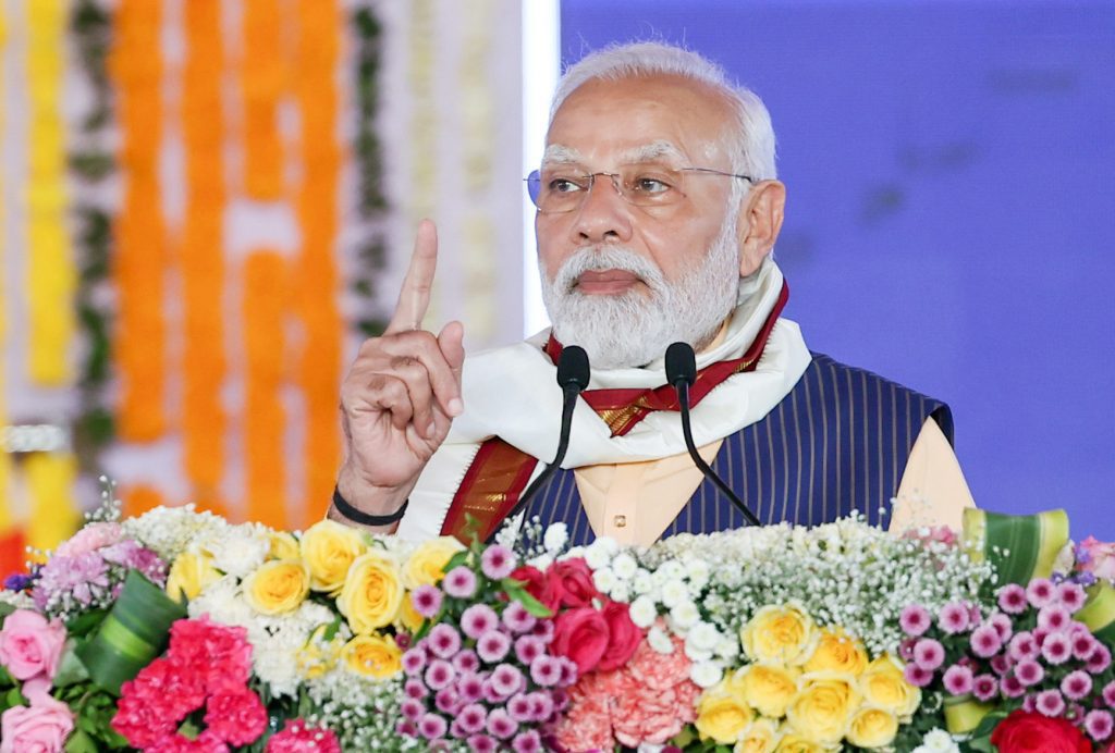 pm-modi-speaks-to-sikkim-chief-minister-in-wake-of-flash-floods,-assures-support