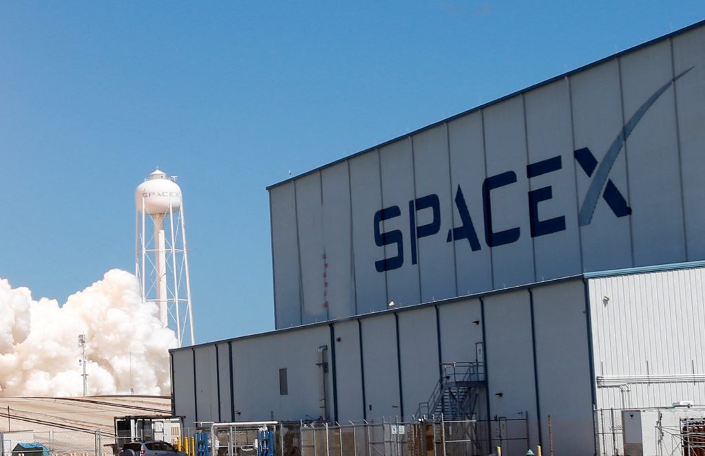 Female engineer sues Musk’s SpaceX for pay discrimination female-engineer-sues-musk’s-spacex-for-pay-discrimination