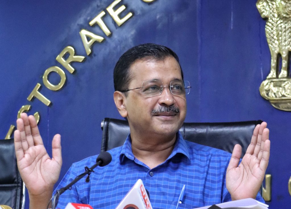 kejriwal-donates-rs-10-crores-to-himachal-state-relief-fund