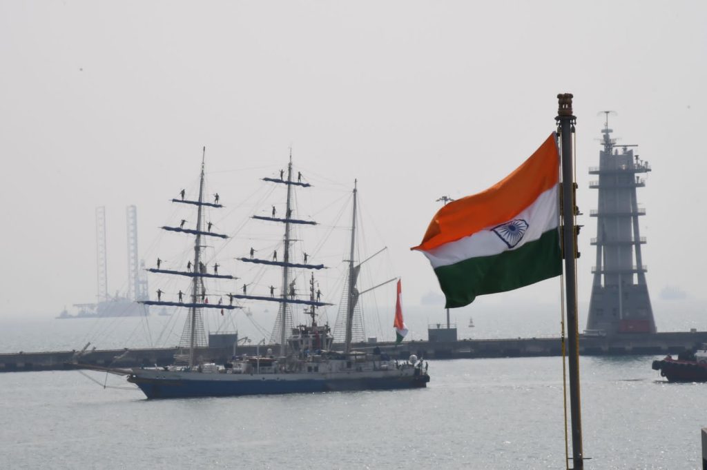 indian-navy-training-ships-of-first-squadron-visits-singapore