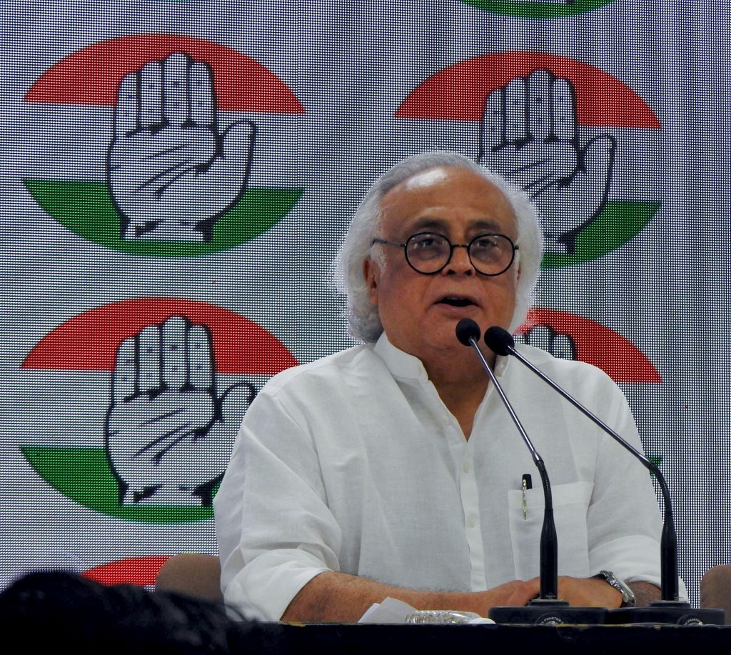 let-it-be-a-reminder-of-the-monumental-disaster:-congress-on-withdrawal-of-rs-2,000-banknotes