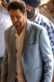 Gurdas Mann cancels Canada tour in light of rising tensions between
India and Canada gurdas-mann-cancels-canada-tour-in-light-of-rising-tensions-between
-india-and-canada