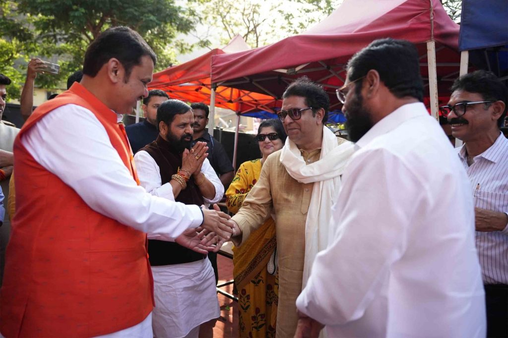 fadnavis-clarifies-on-toll-waiver-scheme;-raj-thackeray-says-‘blatant-lie’