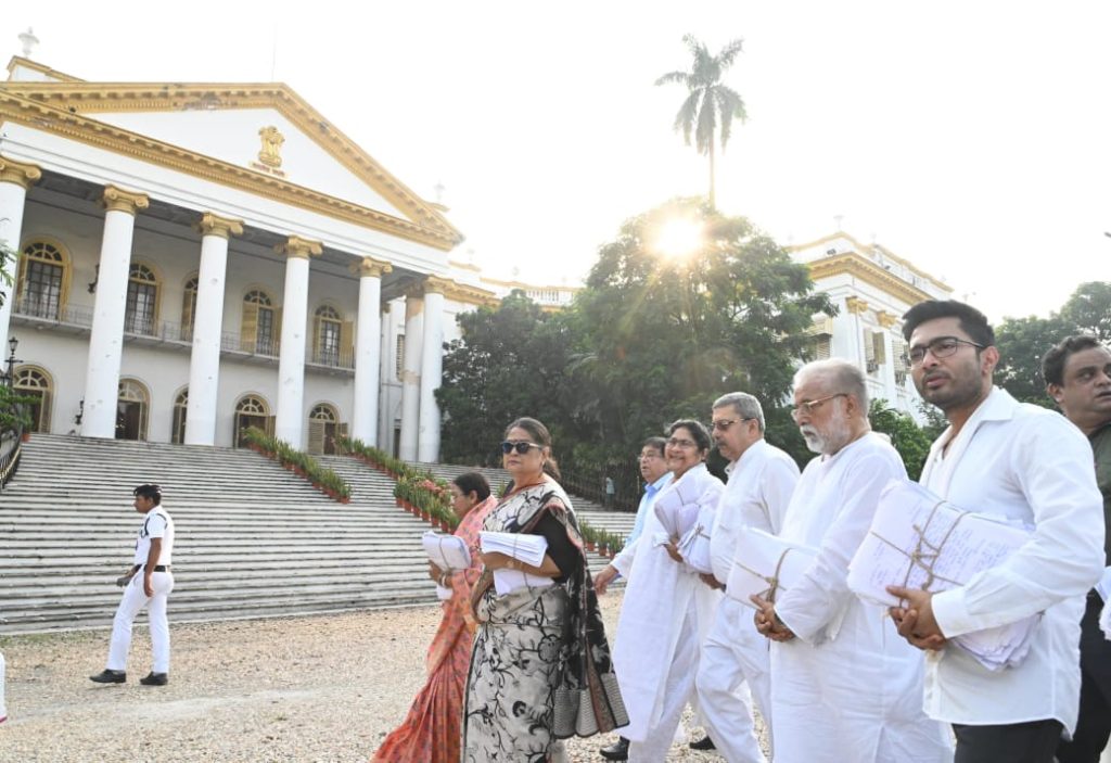 trinamool-seeks-three-point-intervention-by-governor-in-mgnrega-dues