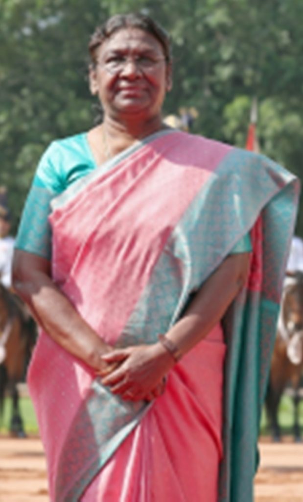 Prez Droupadi Murmu on two-day visit to J&K from today prez-droupadi-murmu-on-two-day-visit-to-j&k-from-today
