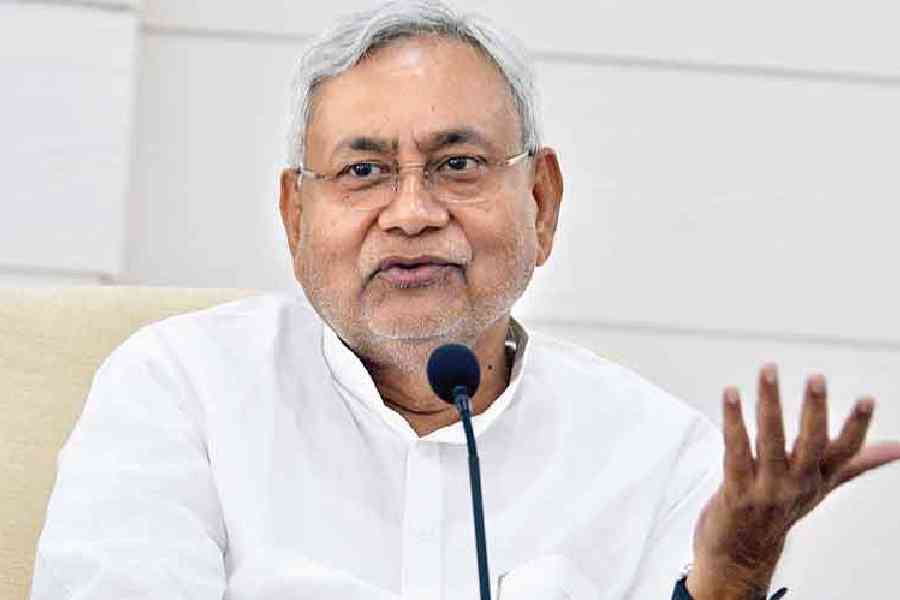 in-yet-another-gaffe,-nitish-kumar-calls-himself-‘faltu-mukhya-mantri’