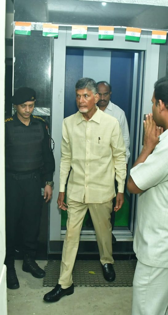 SC asks Andhra govt to ‘stay its hand’ in arresting Chandrababu Naidu in Fibernet scam case sc-asks-andhra-govt-to-‘stay-its-hand’-in-arresting-chandrababu-naidu-in-fibernet-scam-case