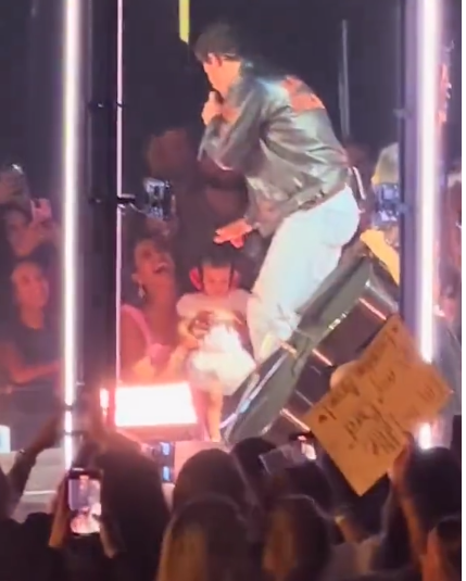 how-malti-set-the-stage-on-fire-during-dad-nick-jonas’s-concert