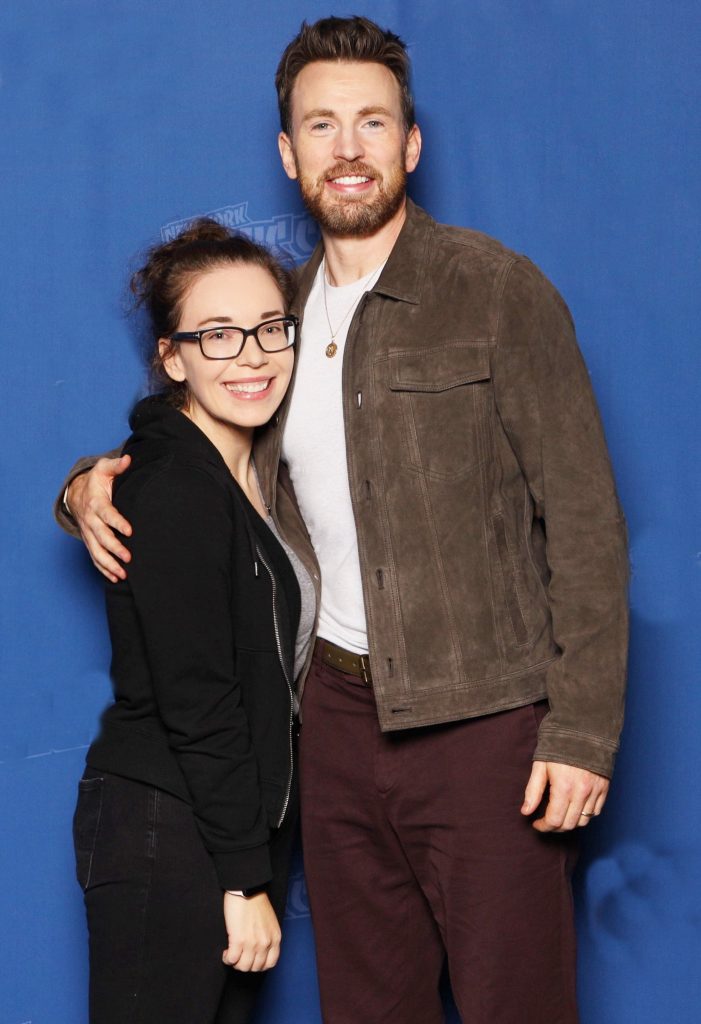 chris-evans-flaunts-wedding-ring-for-first-time-after-marrying-alba-baptista