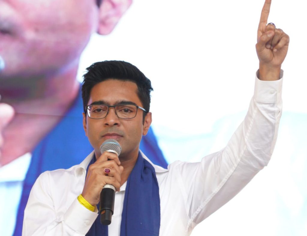 Abhishek Banerjee ridicules Amit Shah on latter’s Kolkata visit to inaugurate Durga Puja abhishek-banerjee-ridicules-amit-shah-on-latter’s-kolkata-visit-to-inaugurate-durga-puja