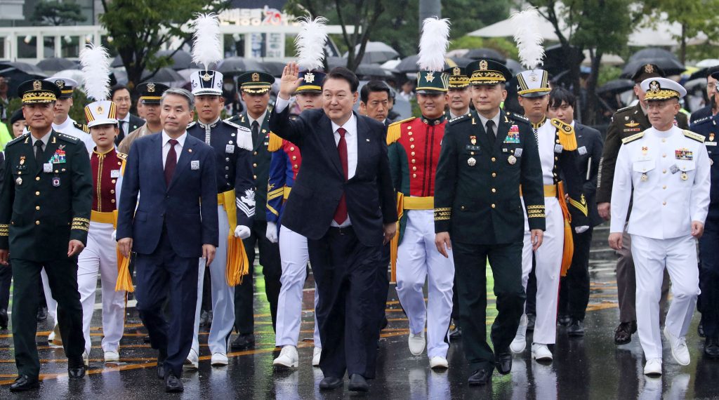 S.Korean President’s approval rating drops to lowest since May s.korean-president’s-approval-rating-drops-to-lowest-since-may