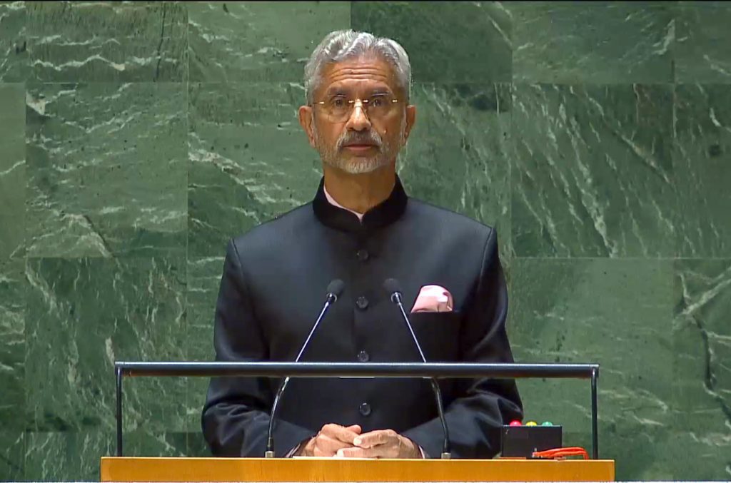 Jaishankar meets Vietnamese Prime Minister, conveys Modi’s greetings jaishankar-meets-vietnamese-prime-minister,-conveys-modi’s-greetings