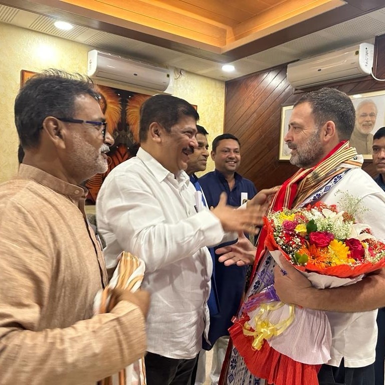 Rahul Gandhi meets Tripura Cong leaders at Agartala airport, discusses organisational matters rahul-gandhi-meets-tripura-cong-leaders-at-agartala-airport,-discusses-organisational-matters