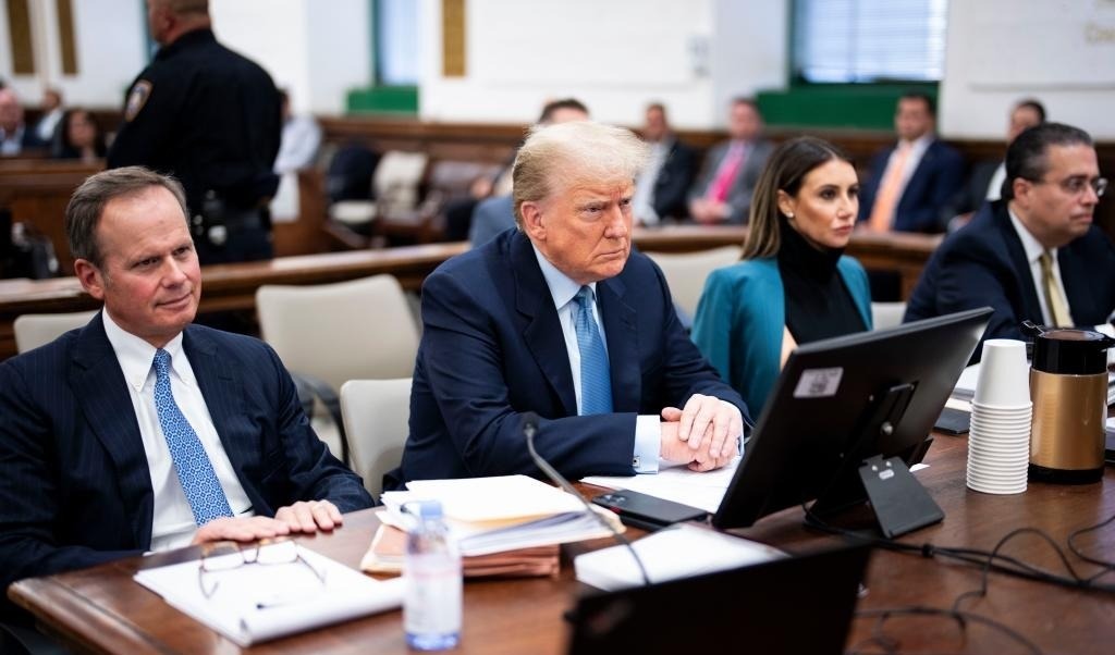 Court employee arrested for disrupting proceedings at Trump’s civil fraud trial court-employee-arrested-for-disrupting-proceedings-at-trump’s-civil-fraud-trial