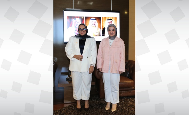 Youth Affairs Minister honours “Lamea” graduate Fatema Almajed