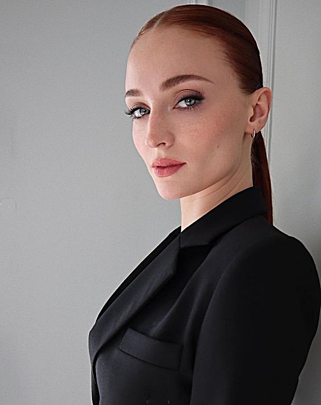 Sophie Turner not dating exclusively despite kissing English aristocrat sophie-turner-not-dating-exclusively-despite-kissing-english-aristocrat