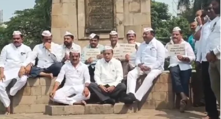 Now, all-parties Maratha MLAs stage roadblock outside Mantralaya for quotas now,-all-parties-maratha-mlas-stage-roadblock-outside-mantralaya-for-quotas