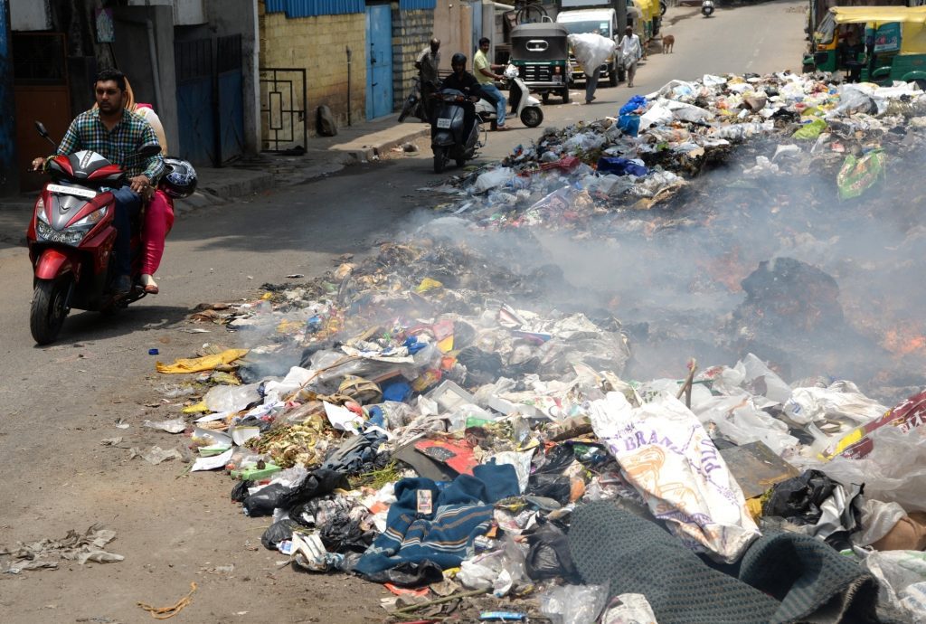 air-quality:-gurugram-admin-imposes-section-144-to-stop-burning-of-garbage