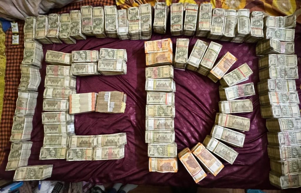 ED seizes Rs 3.12 crore cash of Mahadev APP promoters in Chhattisgarh ed-seizes-rs-3.12-crore-cash-of-mahadev-app-promoters-in-chhattisgarh