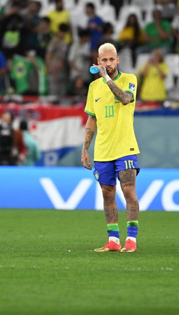 Neymar undergoes surgery on left knee neymar-undergoes-surgery-on-left-knee