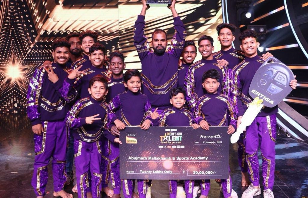 chhattisgarh’s-abujhmad-mallakhamb-&-sports-academy-lifts-‘igt-10’-trophy