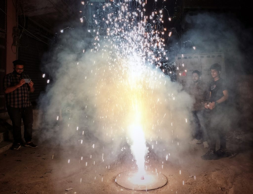 air-pollution:-diwali-firecrackers-for-only-3-hours,-orders-bombay-hc