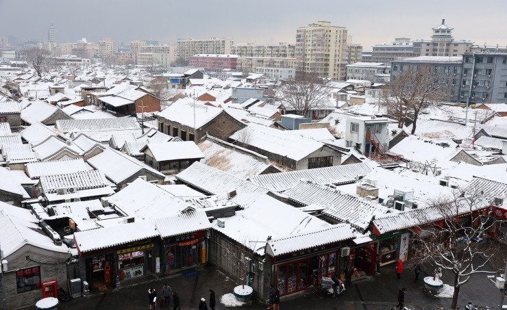 Second cold wave envelops China’s Beijing in snow, ice