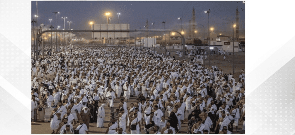 Pilgrims Descend from Arafat to Muzdalifah