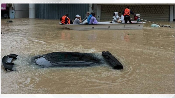Thailand to send aircraft carrier for flood relief as rains intensify