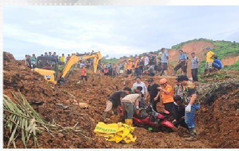 Over 900 dead in Sumatra floods as residents struggle to reach aid