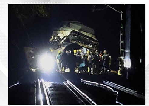 Barcelona commuter train crashes, killing 1