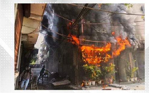 At least 21 killed in New Delhi hotel fire