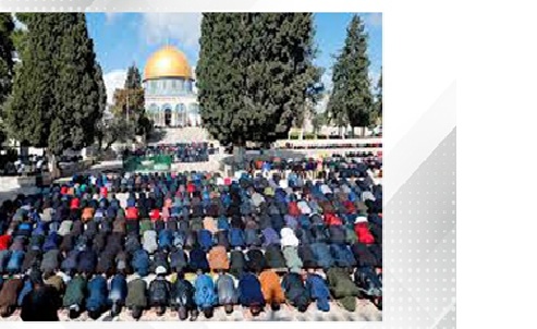 More than 60,000 perform Friday prayers at Al Aqsa Mosque