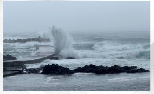 Typhoon approaches southwestern Japan amid heavy rain warnings