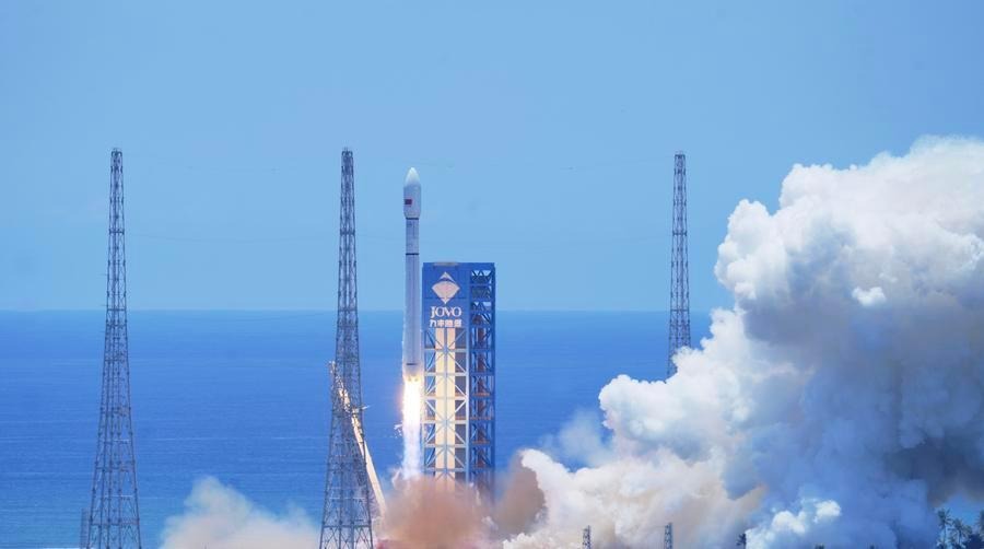 China’s Long March-12 rocket launches new internet satellite group