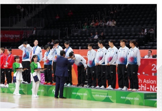 HH Shaikh Isa bin Ali presents South Korea with Asian Games women’s basketball gold